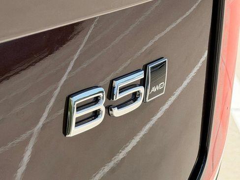 New 2026 Volvo XC90 B5 Plus w/ Protection Package Premier AWD/4WD image 8