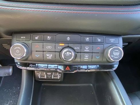 Used 2024 Dodge Durango GT image 23