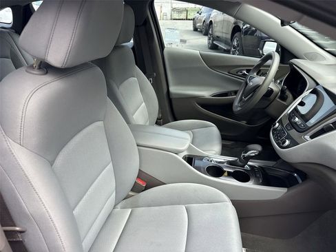 Used 2025 Chevrolet Malibu LT FWD image 25