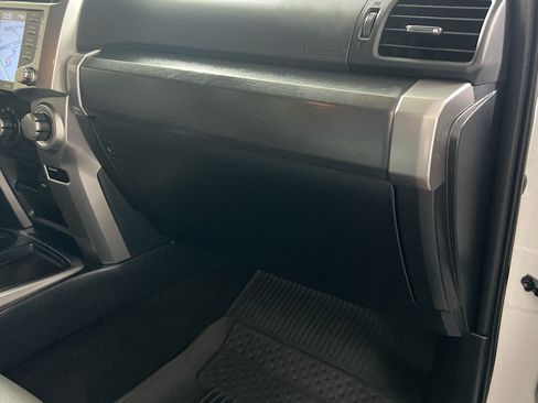 Used 2024 Toyota 4Runner SR5 Premium w/ Moonroof Package RWD image 34