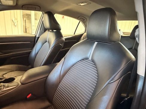 Used 2023 Toyota Camry SE image 16