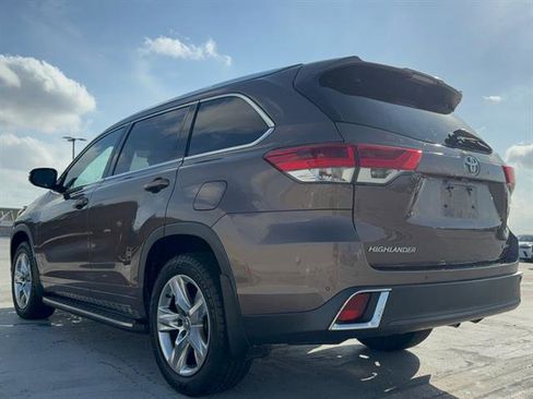 Used 2019 Toyota Highlander Limited image 6