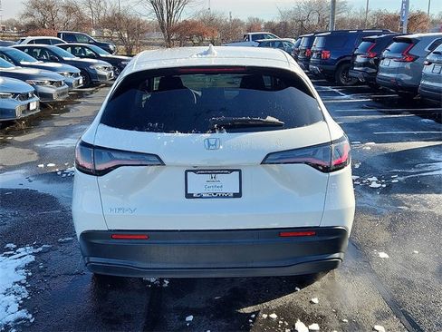 Used 2023 Honda HR-V LX image 5