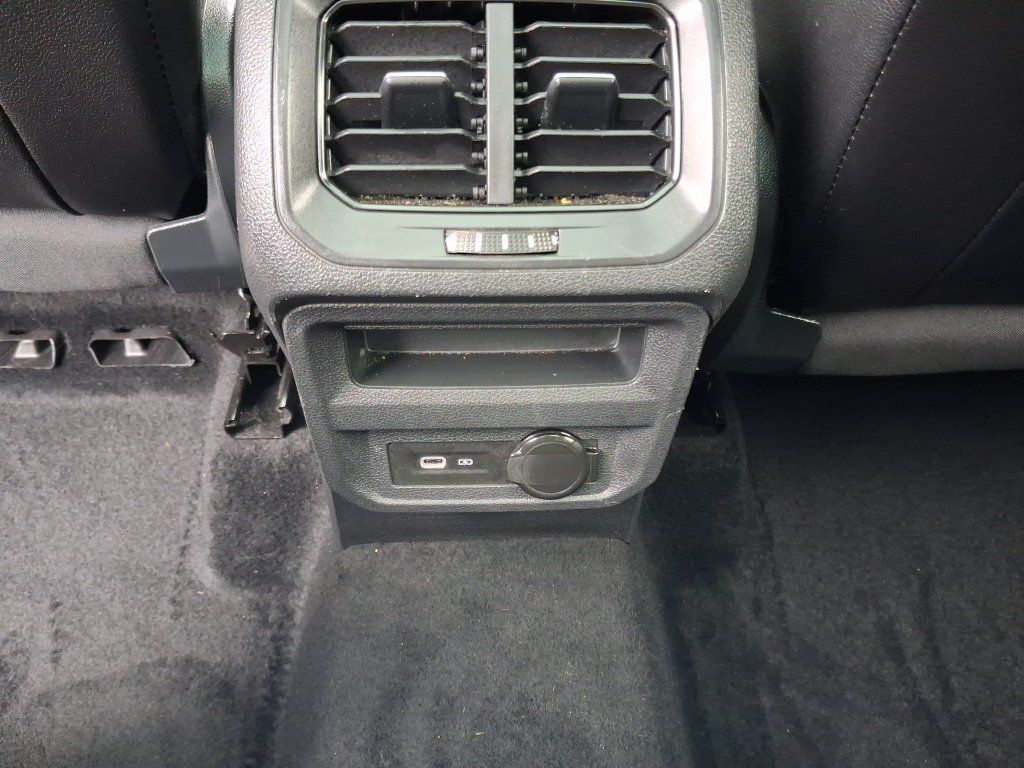 Certified 2023 Volkswagen Tiguan SE w/ Panoramic Sunroof Package FWD image 16