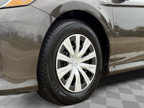 Used 2018 Toyota Camry LE FWD image 8