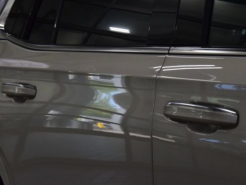 Used 2023 Cadillac Escalade Premium Luxury Platinum AWD/4WD image 17