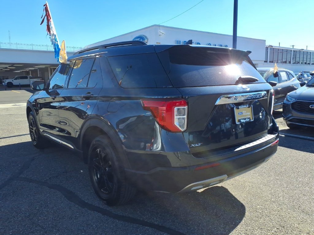 Certified 2023 Ford Explorer XLT w/ Equipment Group 202A AWD/4WD image 9