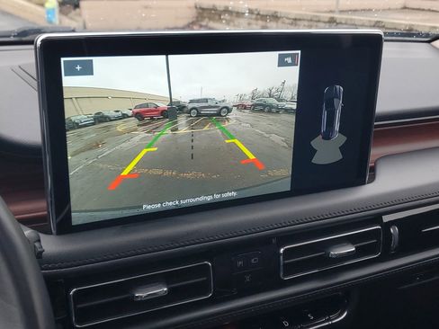 Certified 2023 Lincoln Nautilus Reserve image 17