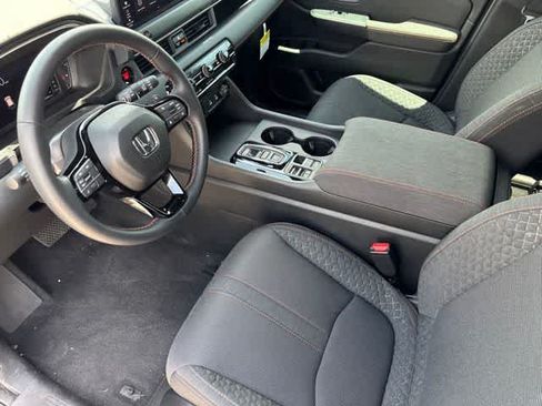 Used 2026 Honda Pilot Sport image 9