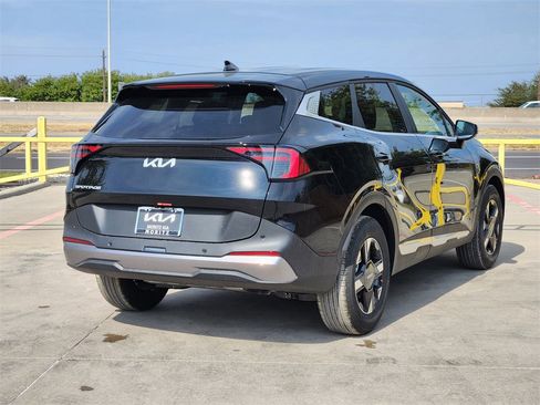 New 2026 Kia Sportage LX image 4