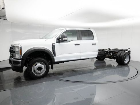 New 2026 Ford F450 XL w/ XL Chrome Package image 3