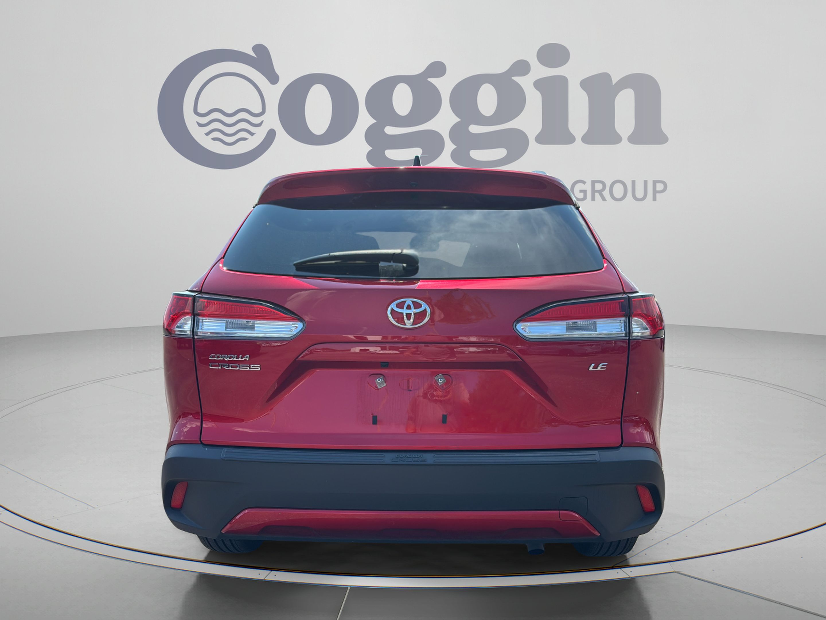 Used 2025 Toyota Corolla Cross LE FWD image 4