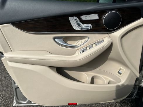 Certified 2022 Mercedes-Benz GLC 300 w/ Premium Package Lite image 26