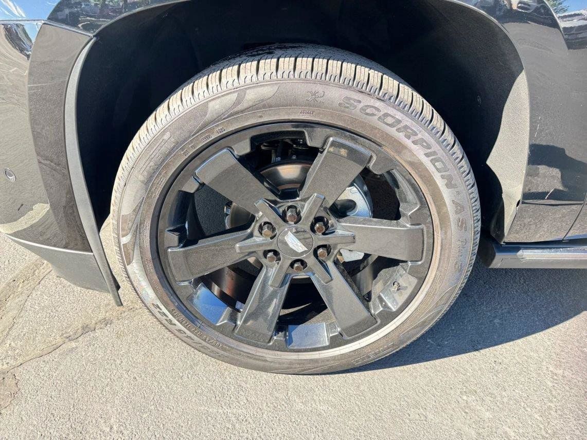 Used 2019 Cadillac Escalade ESV Premium Luxury AWD/4WD image 9