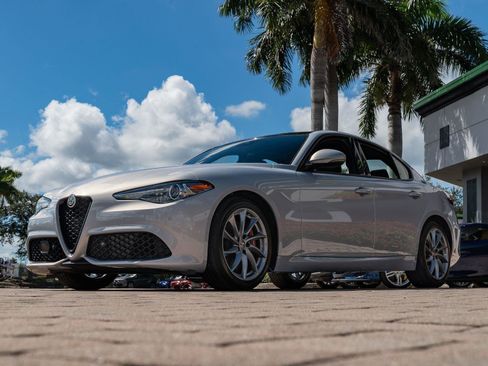 Used 2023 Alfa Romeo Giulia Sprint image 12