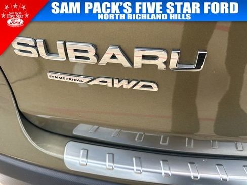 Used 2024 Subaru Ascent Premium w/ Convenience Package image 9