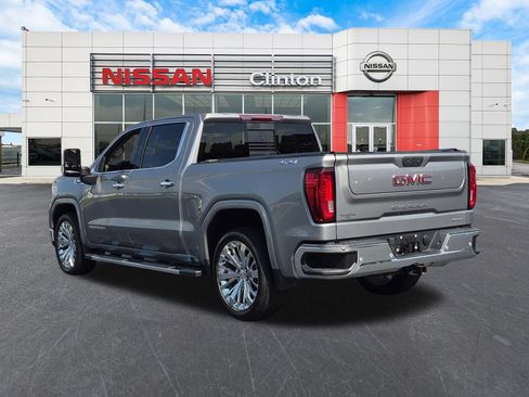 Used 2023 GMC Sierra 1500 SLT w/ SLT Premium Package AWD/4WD image 5