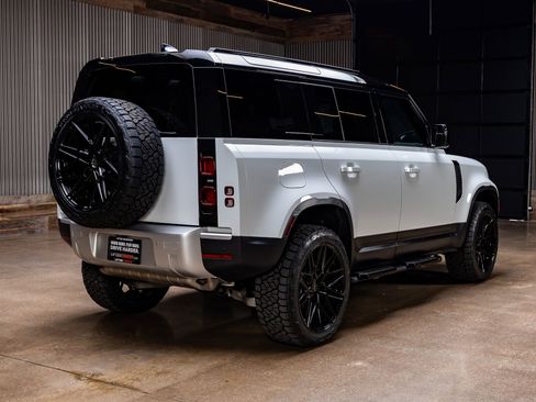 Used 2025 Land Rover Defender 110 S AWD/4WD image 10