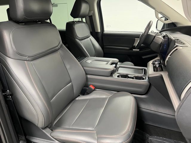 Used 2025 Ford Expedition Active AWD/4WD image 61
