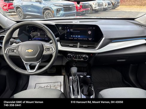 New 2025 Chevrolet Trax LT w/ LT Convenience Package image 14