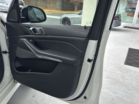 Used 2023 BMW X7 xDrive40i w/ Executive Package image 12