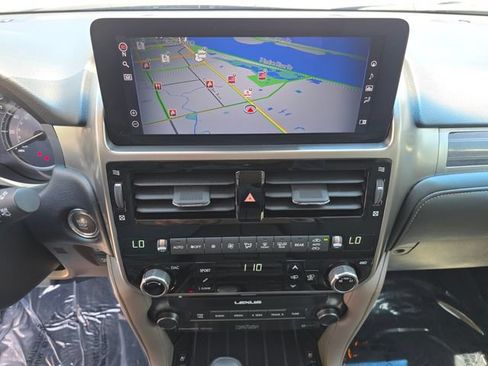 Used 2022 Lexus GX 460 Luxury w/ Sport Design Package AWD/4WD image 29
