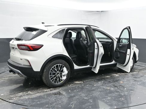 New 2026 Ford Escape SE w/ Class II Trailer Tow Package image 49