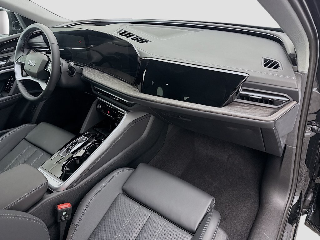 Certified 2025 Audi Q5 Premium Plus w/ Premium Plus AWD/4WD image 16