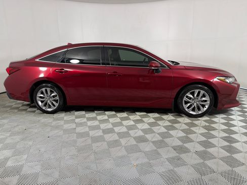 Used 2020 Toyota Avalon XLE FWD image 2