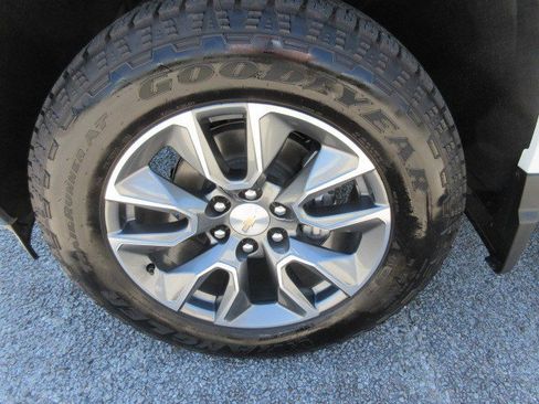 New 2025 Chevrolet Silverado 1500 LT image 12