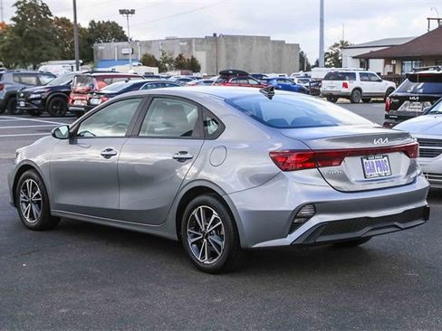 Used 2022 Kia Forte LXS image 7