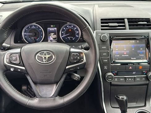 Used 2017 Toyota Camry XLE w/ Moonroof Package image 18