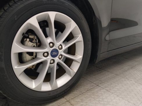Used 2020 Ford Fusion SE FWD image 31