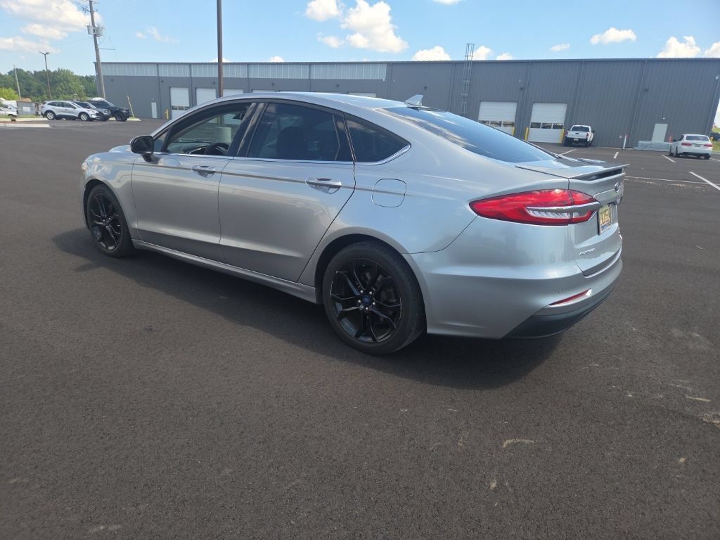 Used 2020 Ford Fusion SE w/ Equipment Group 151A FWD image 11