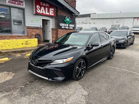 Used 2018 Toyota Camry XSE image 1