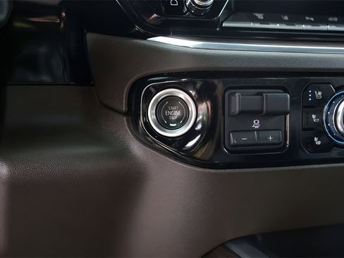 Used 2024 GMC Sierra 3500 SLT w/ SLT Premium Package image 20