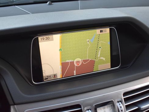 Used 2014 Mercedes-Benz E 350 Sedan image 30