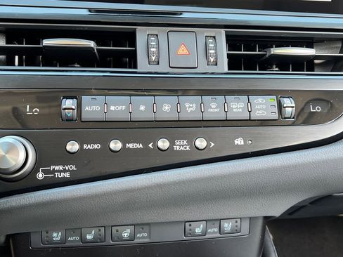 New 2025 Lexus ES 350 w/ Premium Package image 19