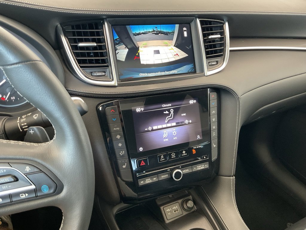 Used 2023 INFINITI QX50 Luxe AWD/4WD image 15