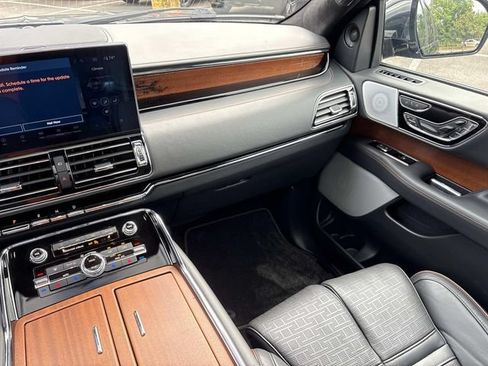 Certified 2024 Lincoln Navigator L Black Label AWD/4WD image 15