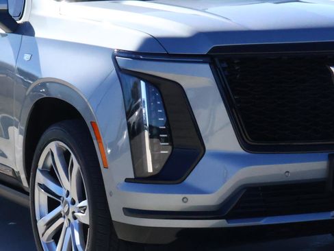 Used 2025 Cadillac Escalade Sport w/ Touring Package image 9