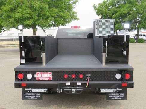 New 2023 RAM 5500 Tradesman w/ Chrome Appearance Group image 58