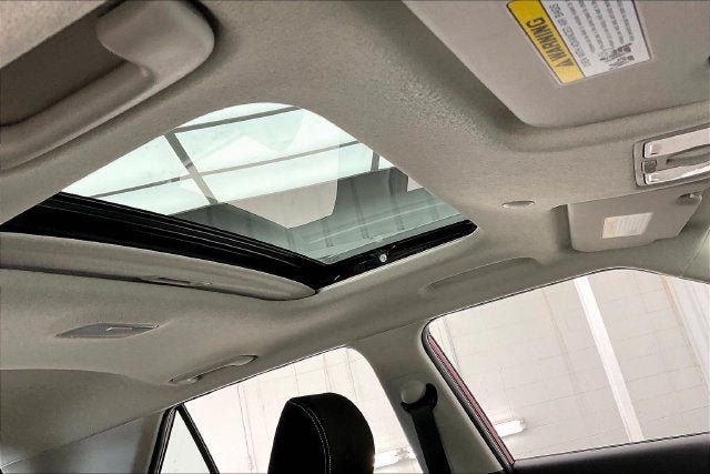 Used 2025 Hyundai Venue SEL FWD image 13