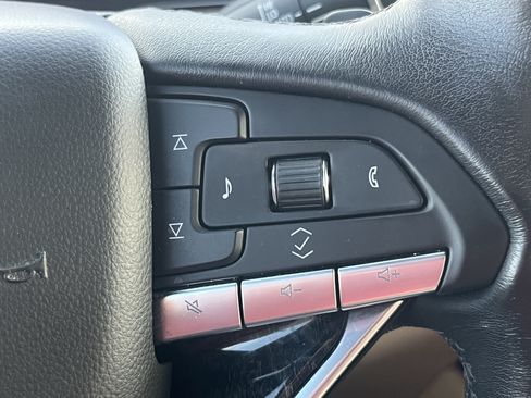 Used 2021 Cadillac Escalade Premium Luxury AWD/4WD image 21