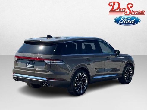 Used 2025 Lincoln Aviator Reserve w/ Equipment Group 201A AWD/4WD image 7