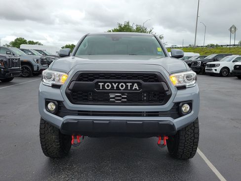Used 2021 Toyota Tacoma SR5 w/ SR5 Appearance Package (SM) RWD image 2