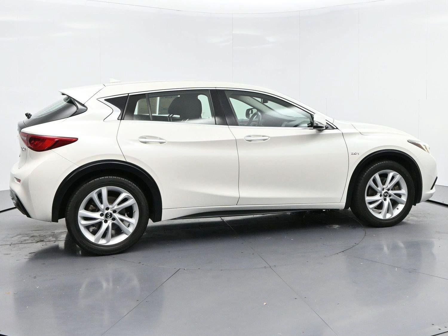 Used 2018 INFINITI QX30 FWD image 8