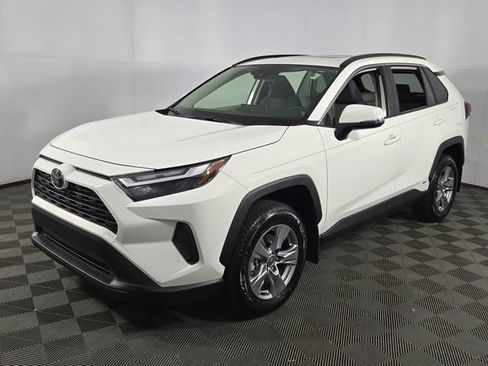 Used 2025 Toyota RAV4 XLE AWD/4WD image 8