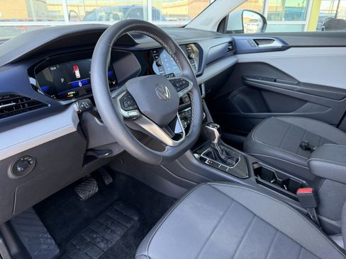 Used 2024 Volkswagen Taos SE w/ Panoramic Sunroof Package image 33