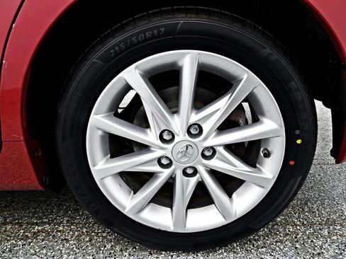 Used 2014 Toyota Prius V Five image 19